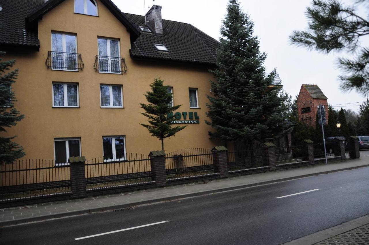 Hotel Zieliniec Poznań Esterno foto