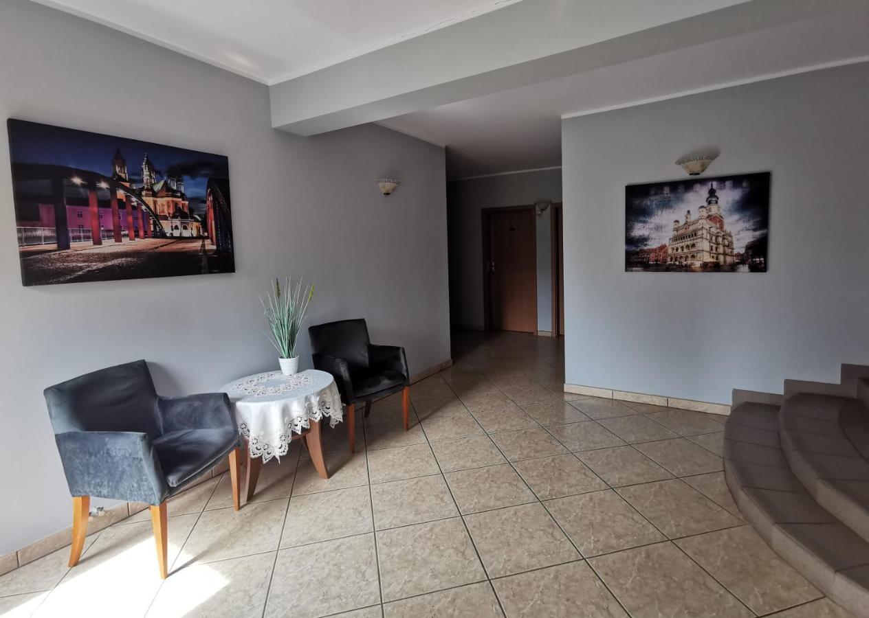 Hotel Zieliniec Poznań Esterno foto
