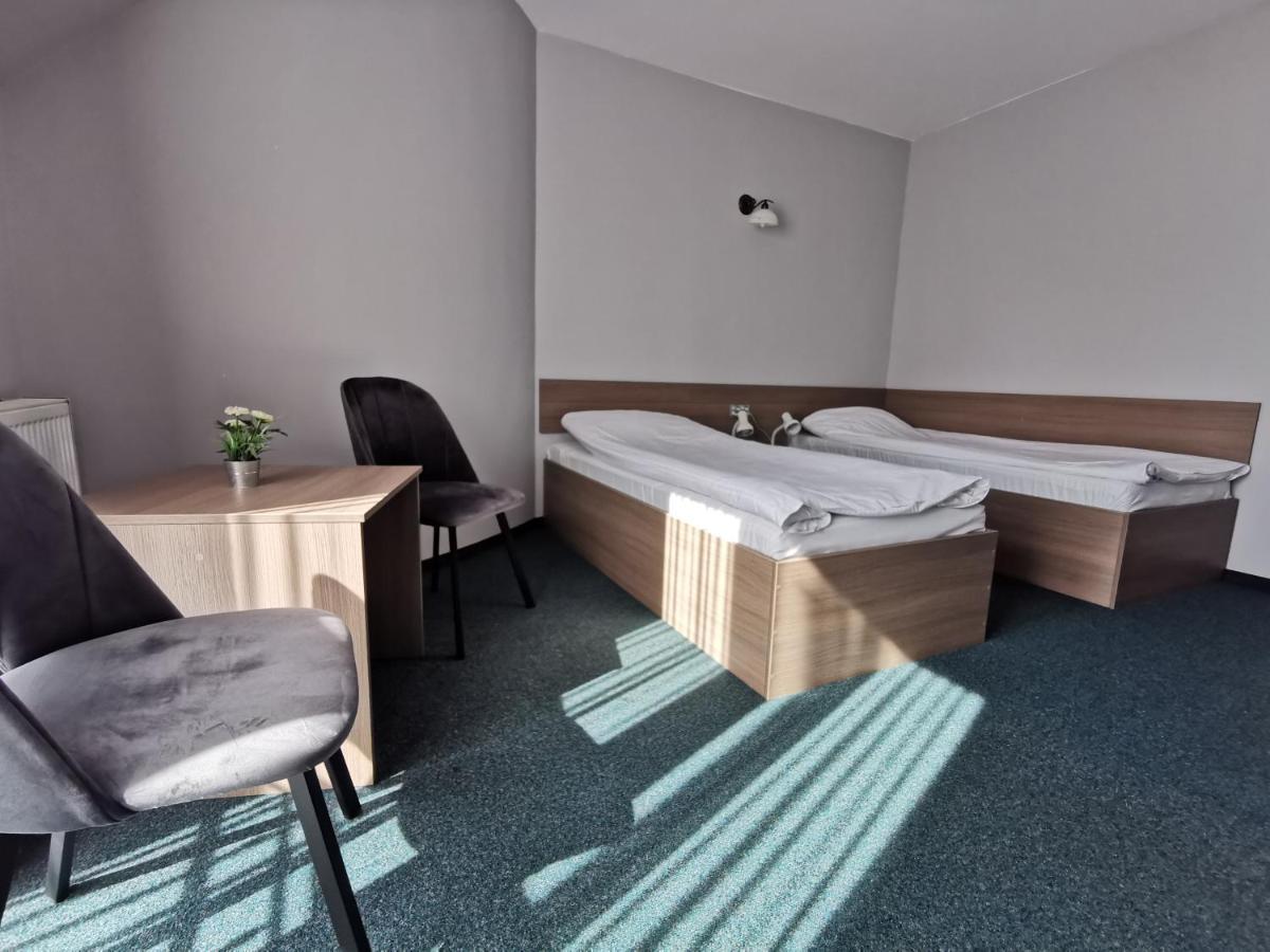 Hotel Zieliniec Poznań Esterno foto