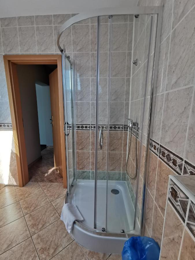 Hotel Zieliniec Poznań Esterno foto