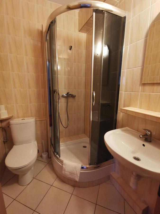 Hotel Zieliniec Poznań Esterno foto